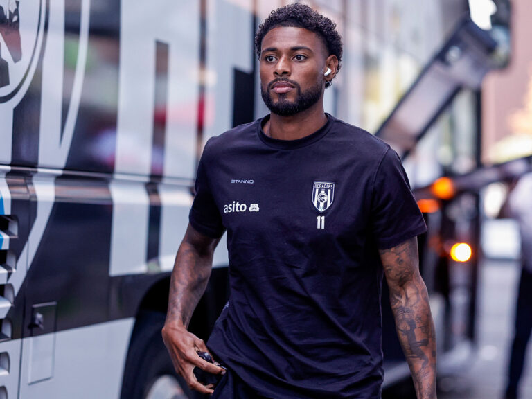 Grote schrik: Jeff Reine-Adélaïde valt uit op training
